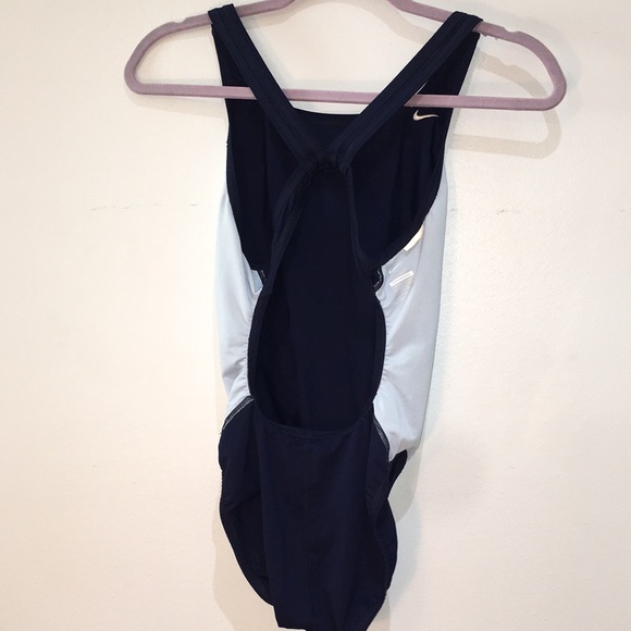 Nike 34 Women’s 8 Swimsuit One piece Navy - Picture 6 of 16